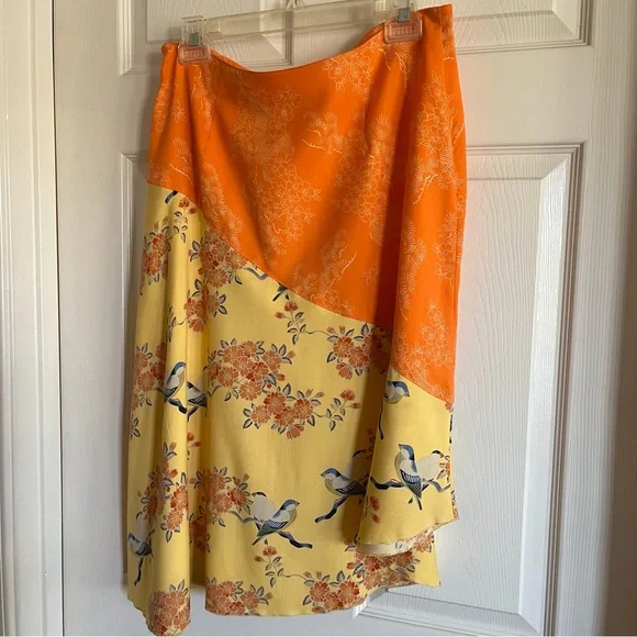 A.M.I. SILK SKIRT ASYMMETRICAL FLORAL BIRDS SZ 12 - Picture 8 of 16